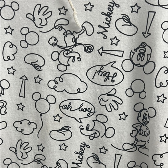 Disney Women’s White & Black Graphic Tee – Playful Character Fun ✨🐭 - Picture 3 of 8